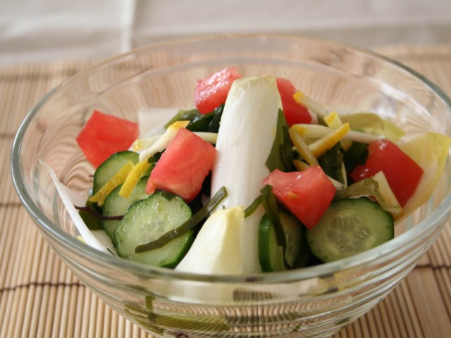 チコリと夏野菜の酢の物