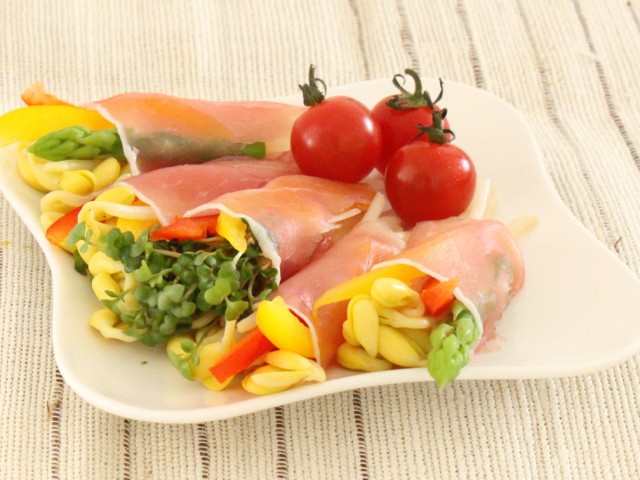 大豆もやしで生ハム巻き