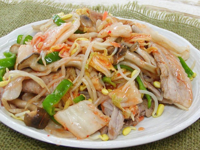 子大豆もやし芽ぐみの豚キムチ