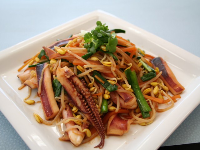 子大豆もやし芽ぐみとイカのプルコギ