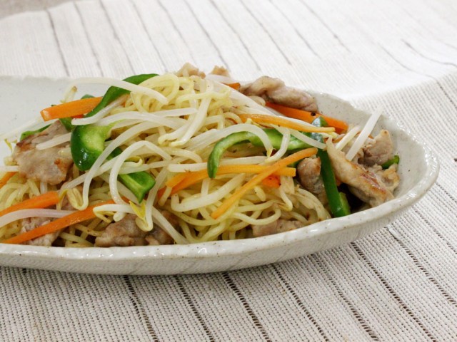 黒豆もやしで焼きそば