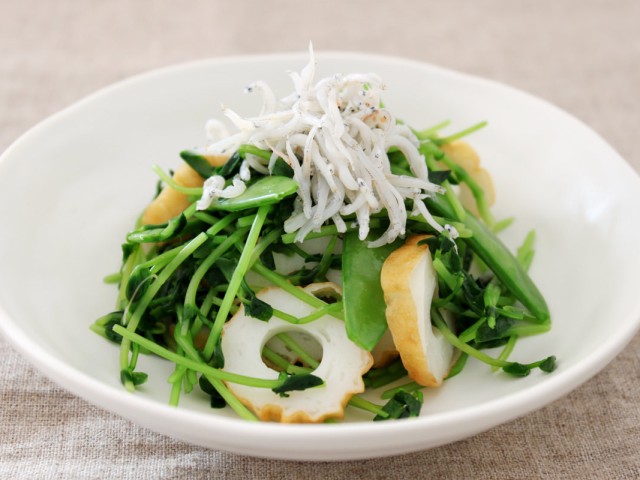 豆苗とじゃごで和え物