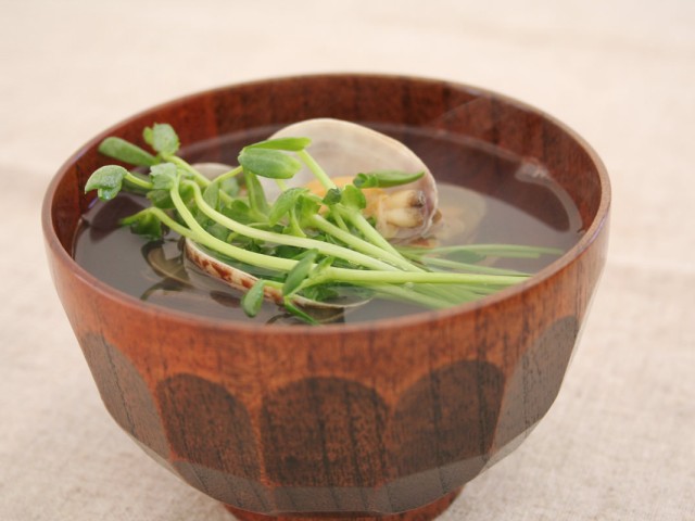 豆苗とあさりのすまし汁