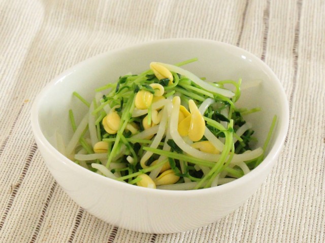 豆苗と子大豆もやし芽ぐみのおひたし
