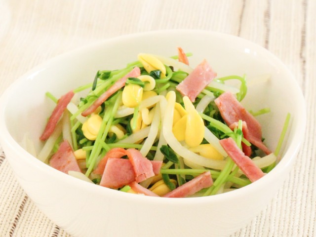 豆苗と子大豆もやし芽ぐみで中華和え