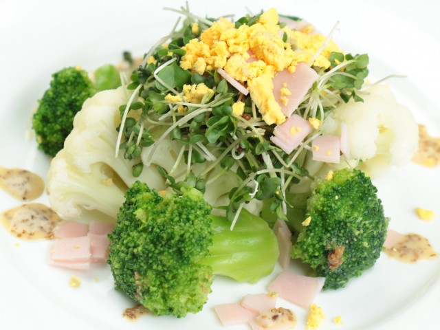 ブロッコリーの新芽ミモザサラダ