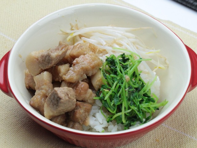 ＼おうちde海外ごはん／台湾の定番、魯肉飯（ル―ロー飯）