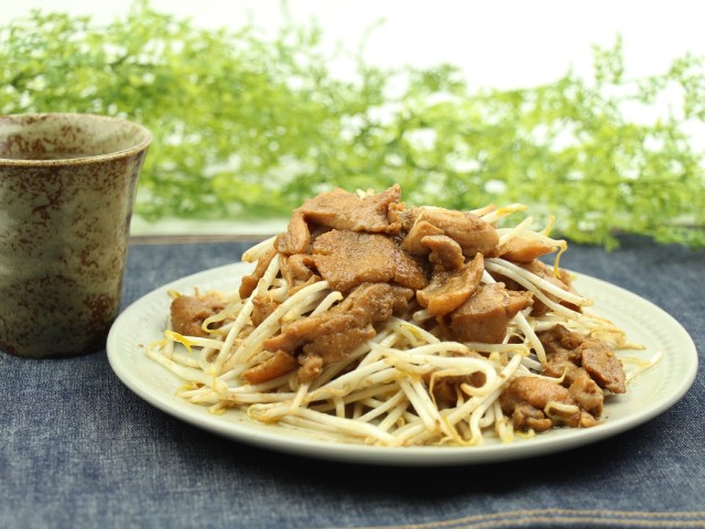 黒豆もやしでお手軽鶏ちゃん