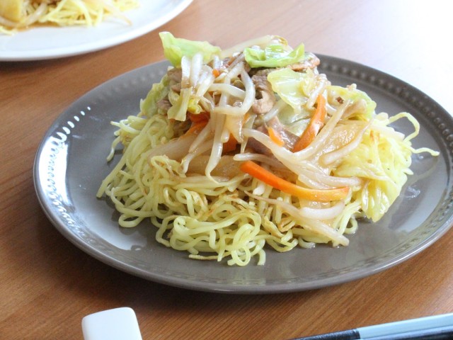 メガ盛り野菜であんかけ焼きそば