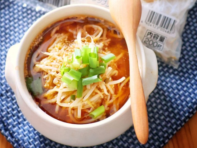 夏バテ防止に！ピリ辛もやしスープ！