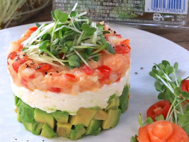 かいわれ大根の3色サラダ