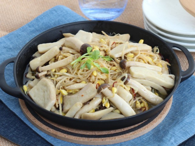 【HOKTOコラボ】子大豆もやし×エリンギ アヒージョ
