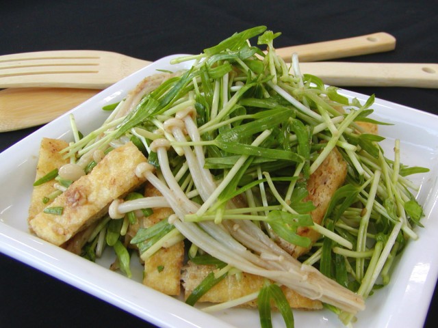 空心菜の新芽とえのきのサラダ