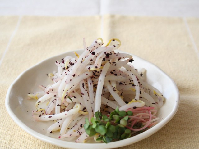 緑豆もやしのゆかり和え