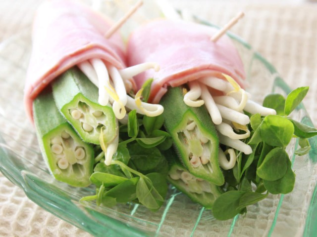 豆苗とオクラの蒸し焼き