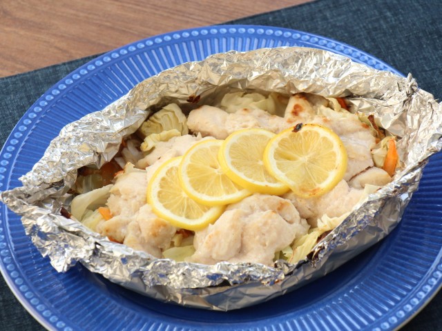 塩麴レモンとささみのホイル焼き