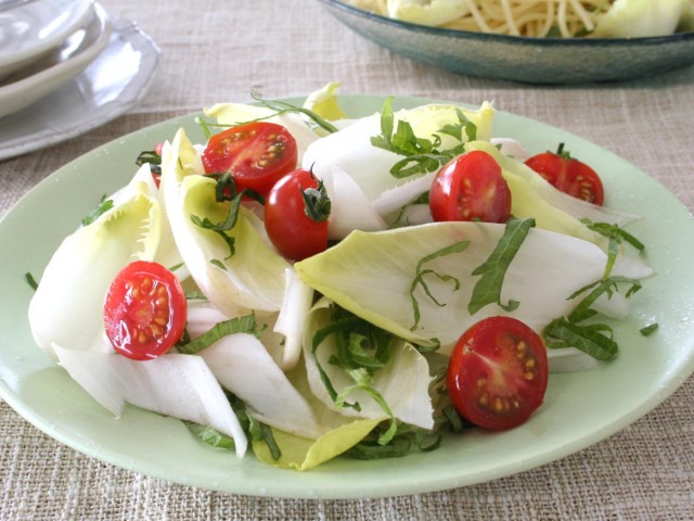 チコリの青じそサラダ