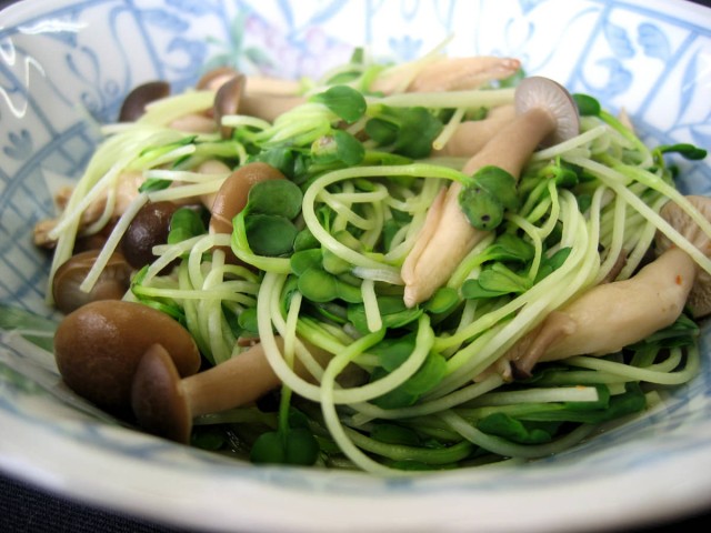 かいわれ大根としめじのおひたし サラダコスモの おいしい発芽野菜レシピ