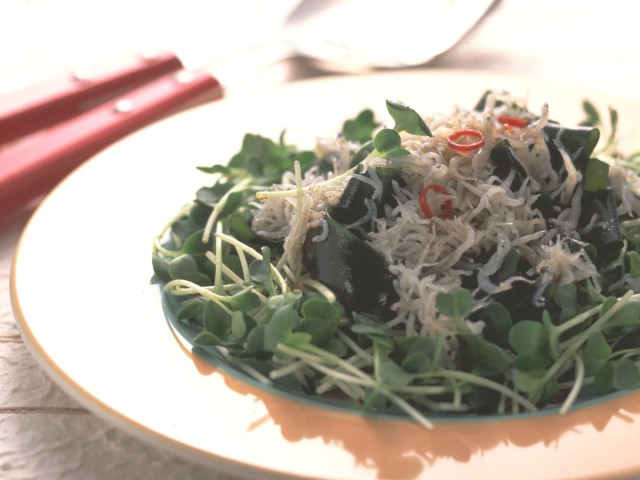 かいわれ大根のわかめサラダ