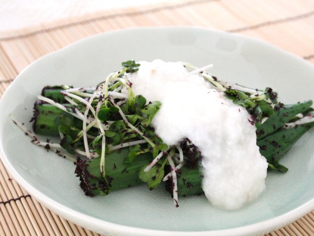 かいわれ大根とおくらのとろろゆかり和え サラダコスモの おいしい発芽野菜レシピ