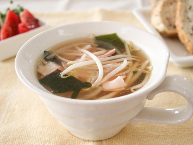 緑豆もやしのコンソメスープ サラダコスモの おいしい発芽野菜レシピ