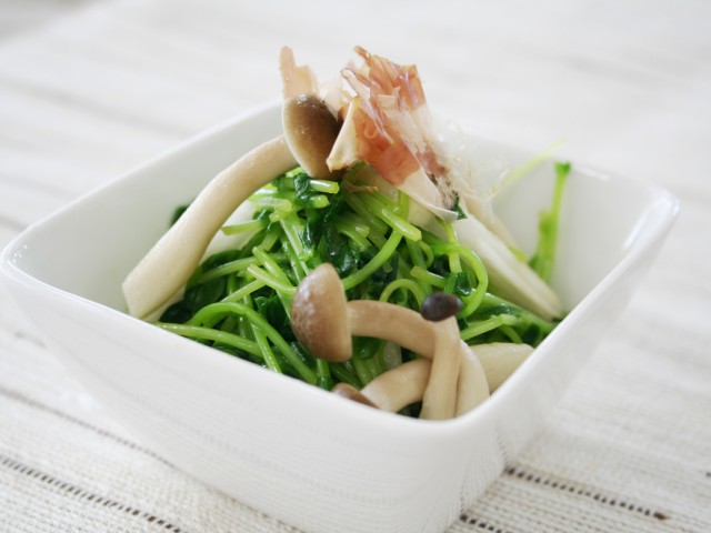 豆苗としめじの和え物