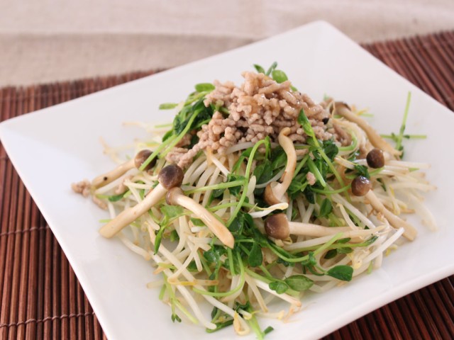 豆苗ともやしのひき肉炒め サラダコスモの おいしい発芽野菜レシピ
