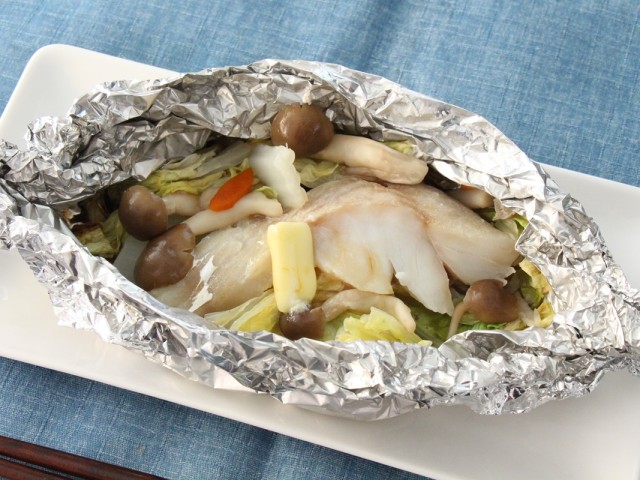 タラの野菜たっぷりバターホイル焼き