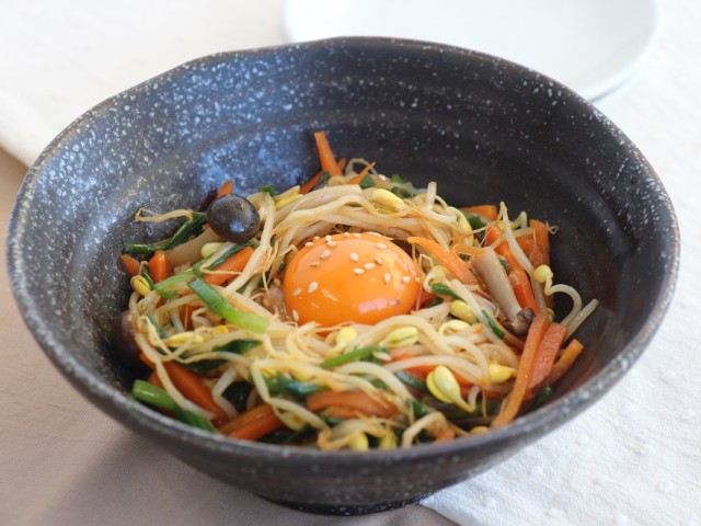 おかずもやしユッケ