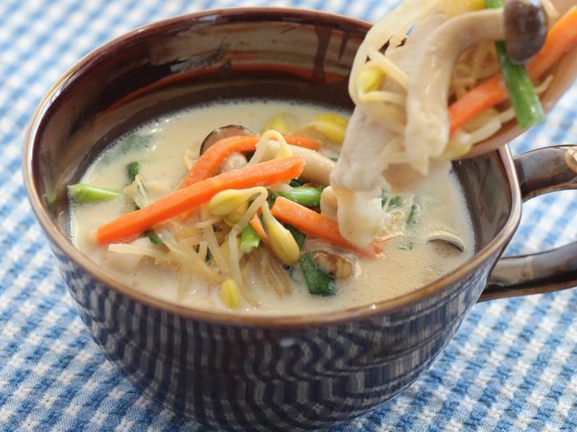 豆乳味噌の満足おかずスープ