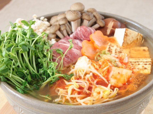 豆苗たっぷりキムチ鍋