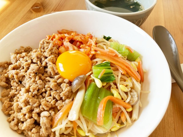 便利なおかず野菜でビビンバ丼