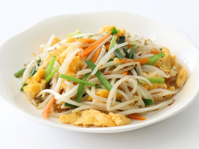 ふわふわ卵のニラ野菜炒め
