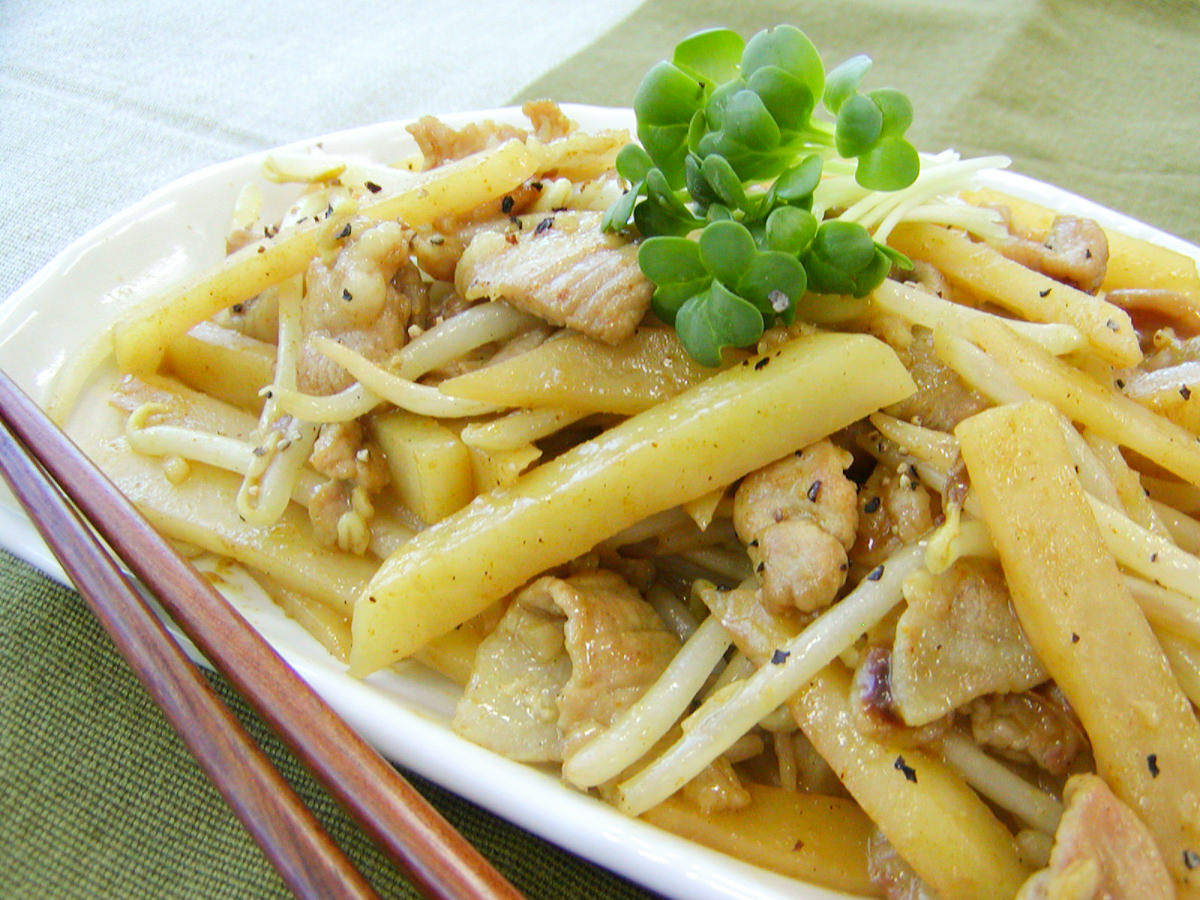 緑豆もやしのポテトカレー炒め