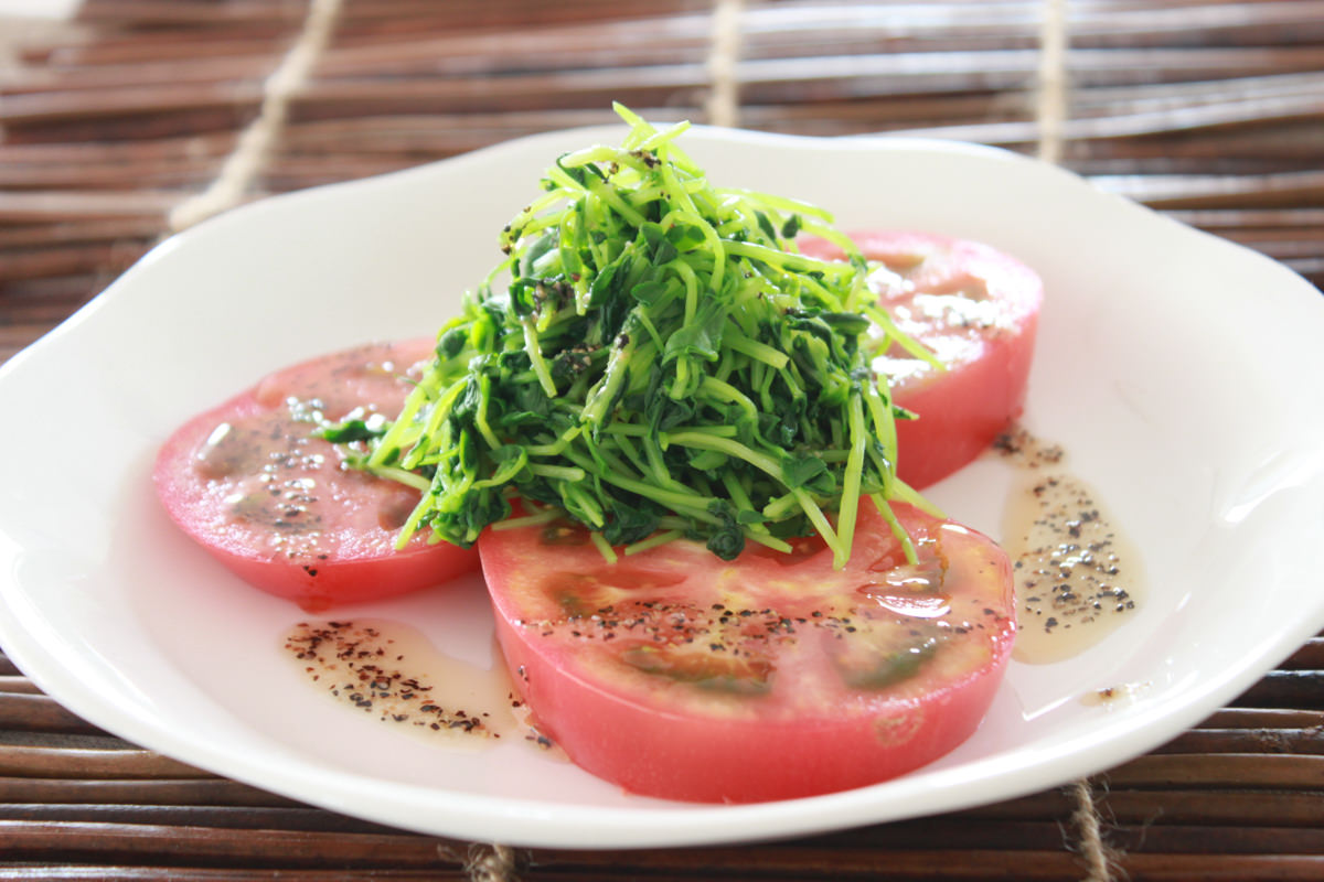 豆苗たっぷりサラダ