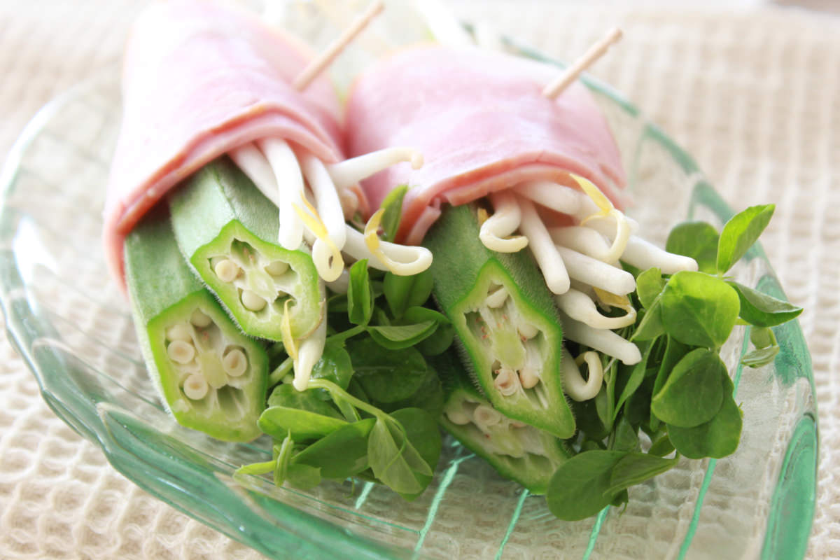 豆苗とオクラの蒸し焼き