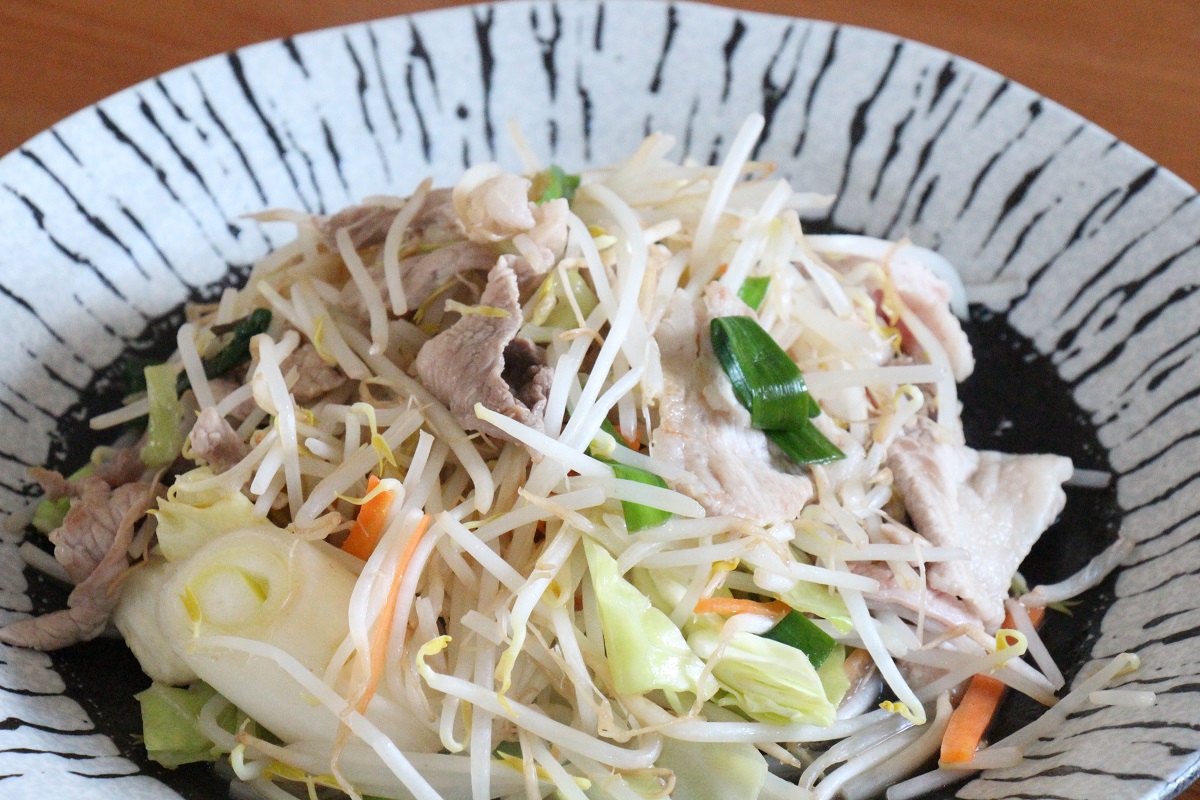 黒豆もやし野菜で肉野菜炒め